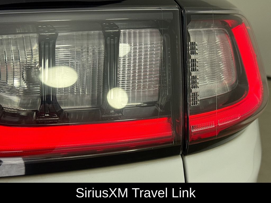 Used 2022 Bright White Clearcoat Jeep Trailhawk image 34