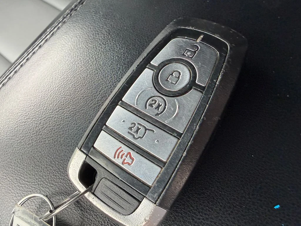 Used 2021 Silver Ford XLT image 24