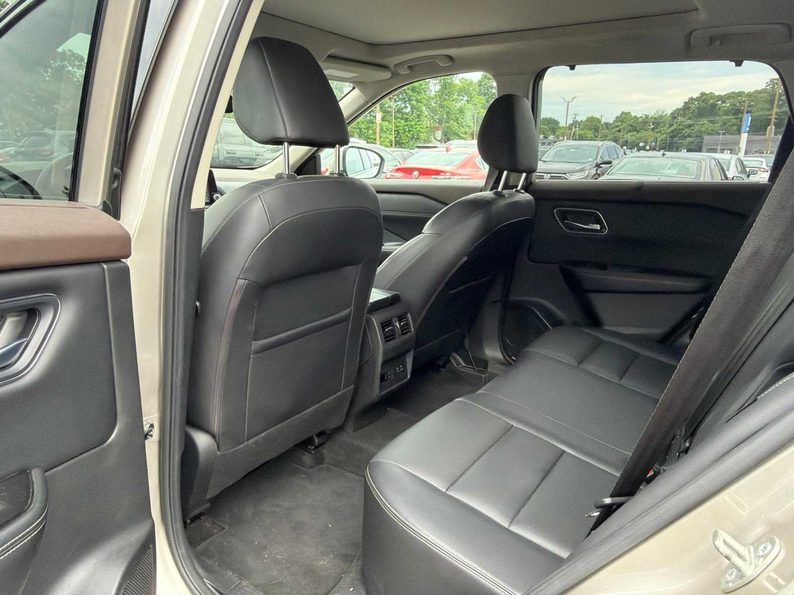Used 2021 Champagne Silver Metallic Nissan SL image 9