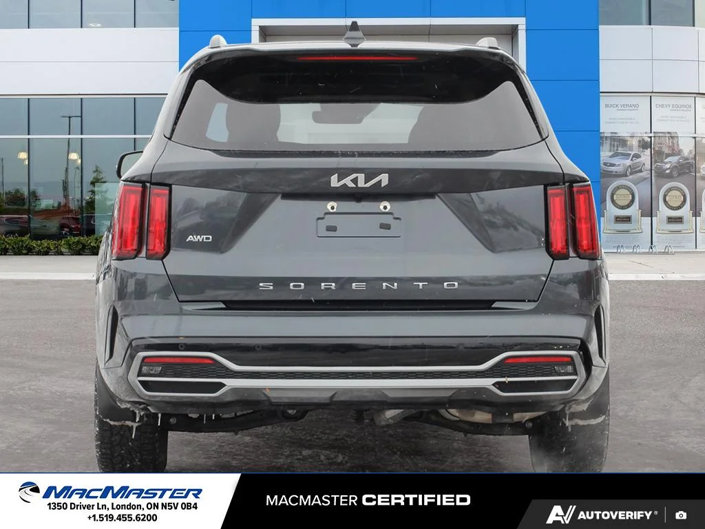 Used 2022  Kia  image 5