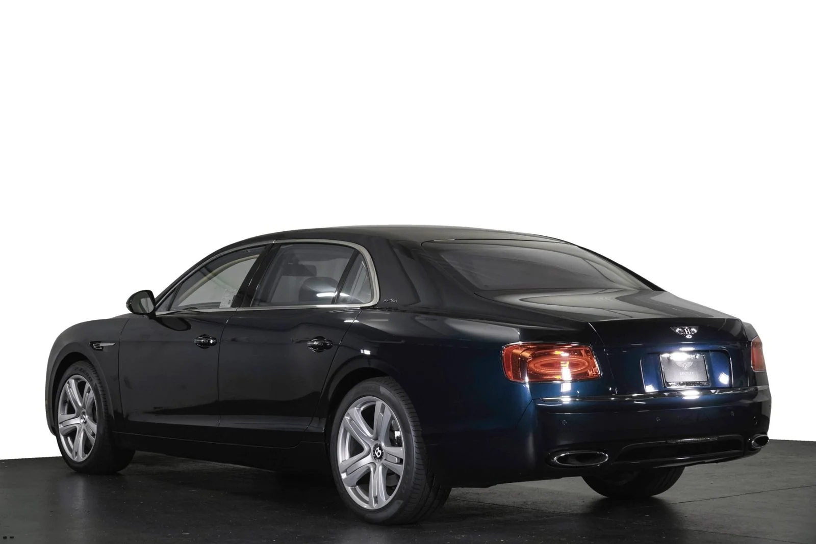 Used 2014  Bentley  image 3