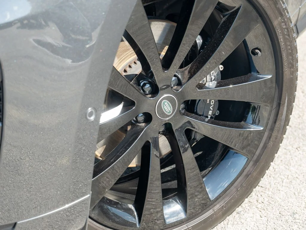 Certified Used 2023 Gray Land Rover SE Dynamic image 9