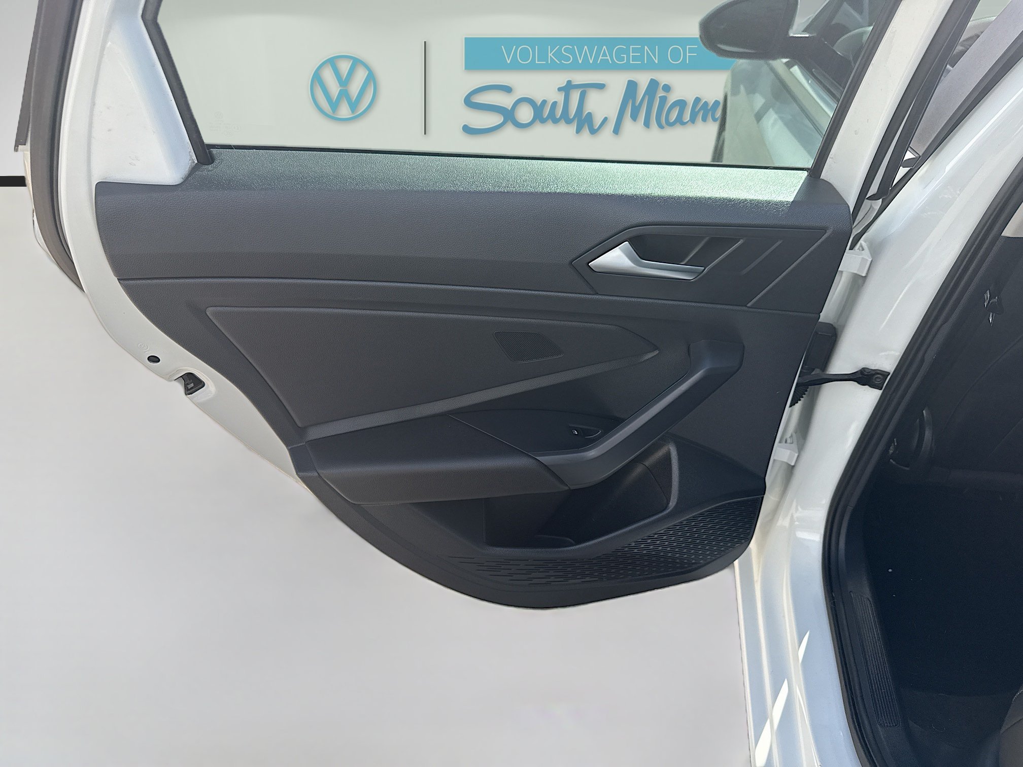 Used 2019 Pure White Volkswagen 1.4T SE image 24