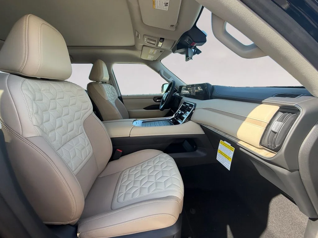 2026 Nissan Armada Platinum 4x2's photo