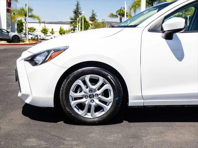 Certified Used 2018 FROST Toyota  image 5