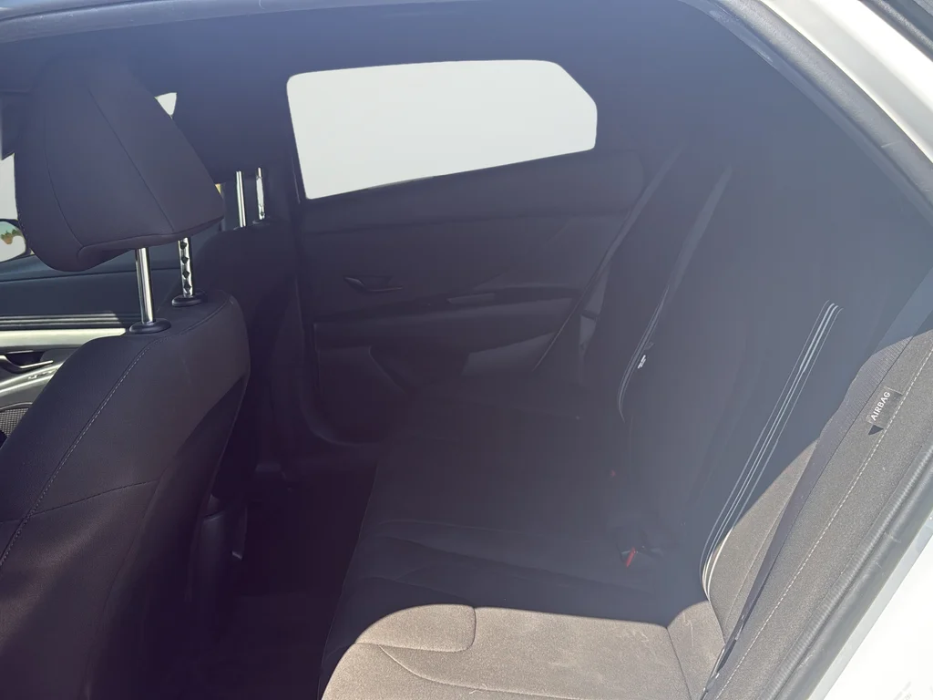 Used 2025 White Hyundai SEL Sport image 25