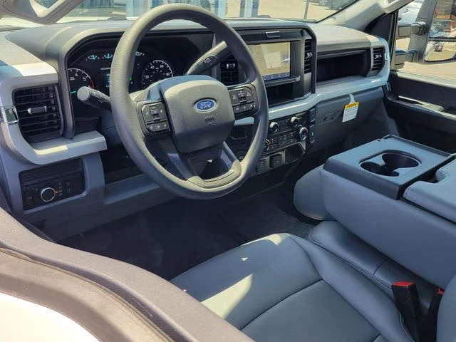 New 2026 Oxford White Ford XL image 5