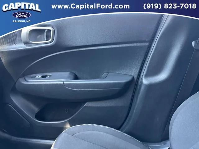 Used 2025 Silver Hyundai SEL image 29