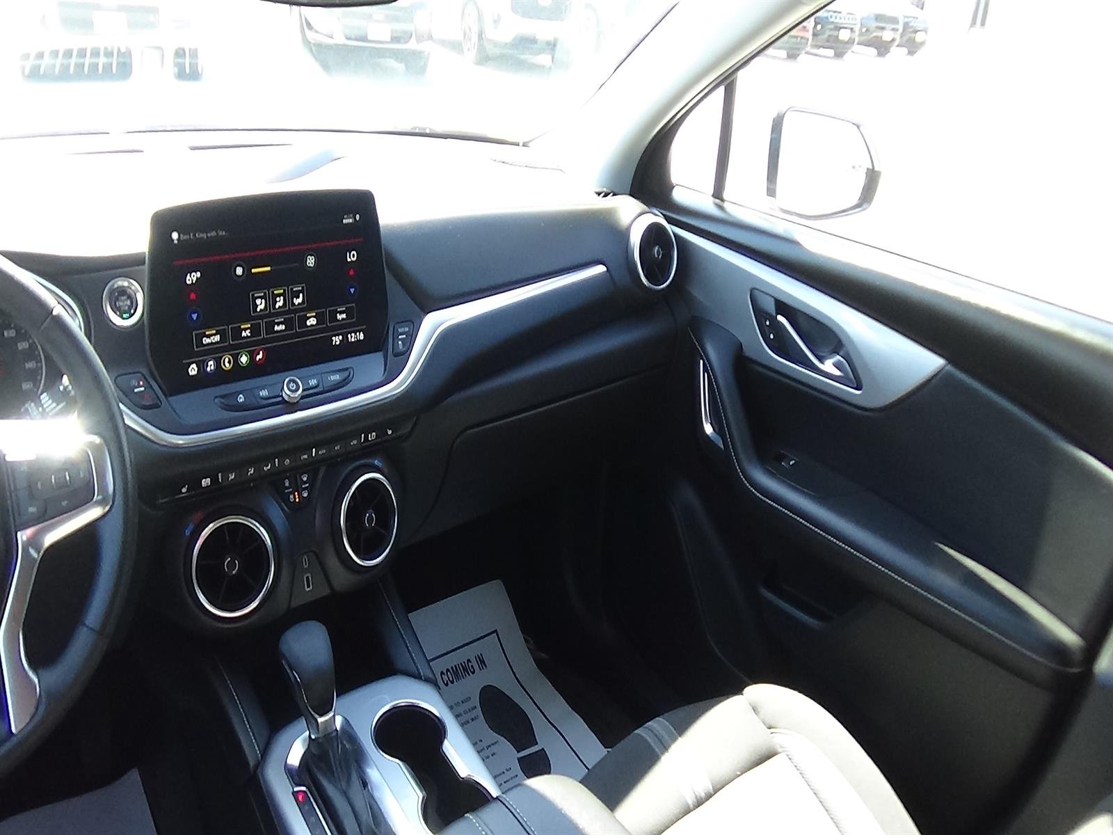 Used 2025 Summit White (gaz) Chevrolet LT image 14