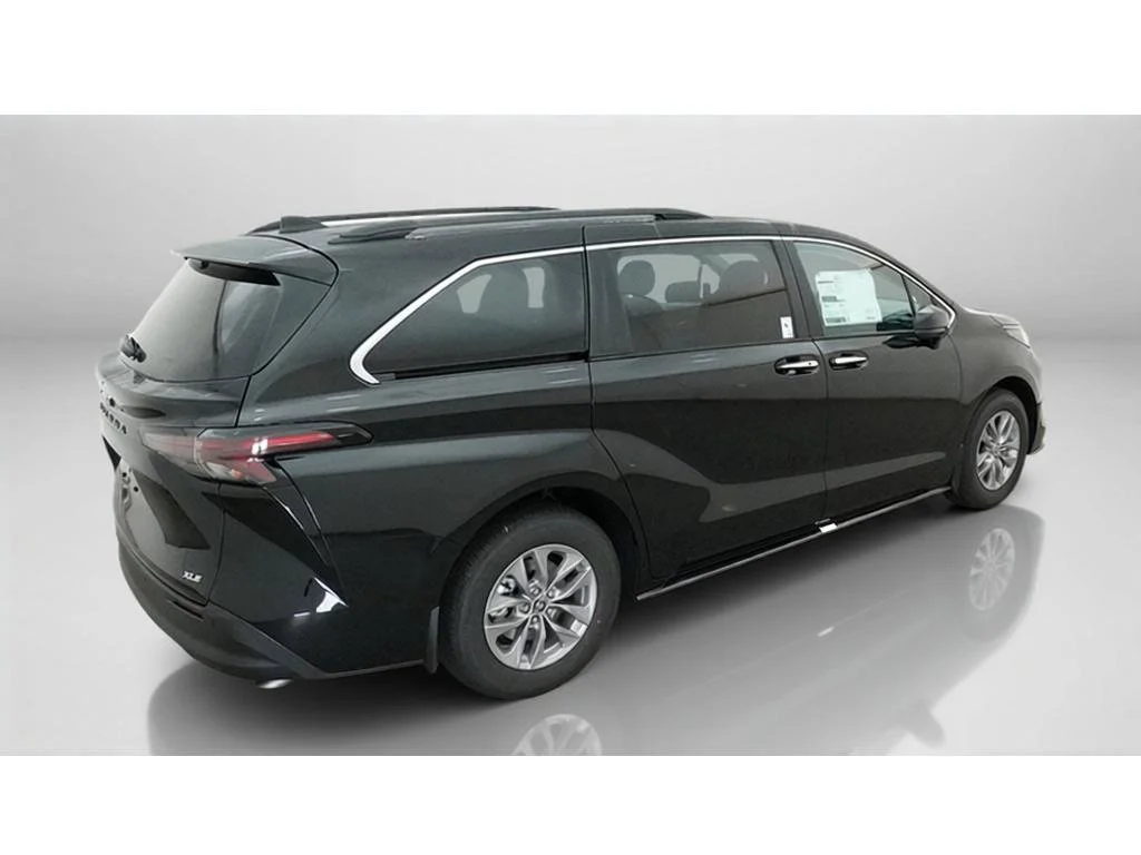 New 2026 Midnight Black Metallic Toyota XLE image 9