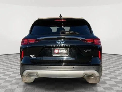 Used 2023 Black INFINITI LUXE image 4