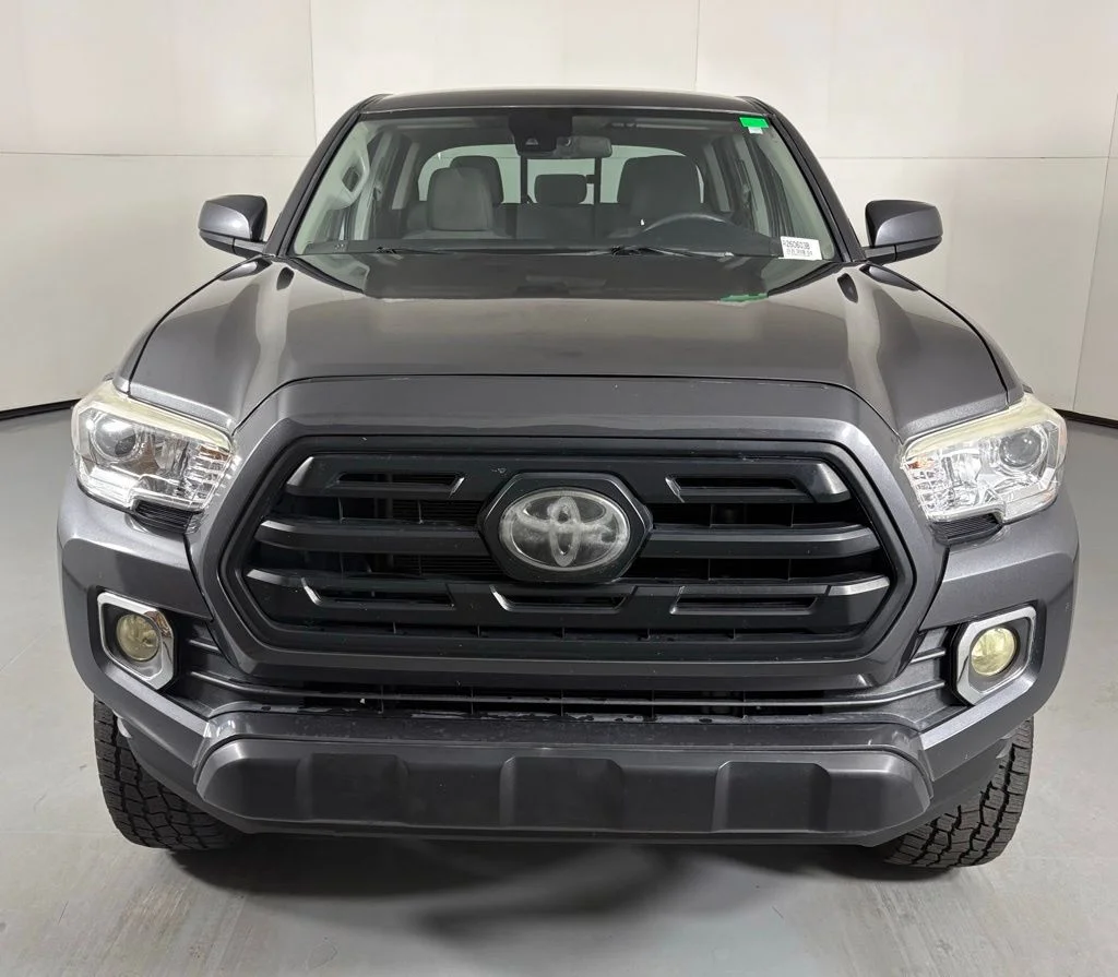 Used 2018 Gray Toyota SR image 3