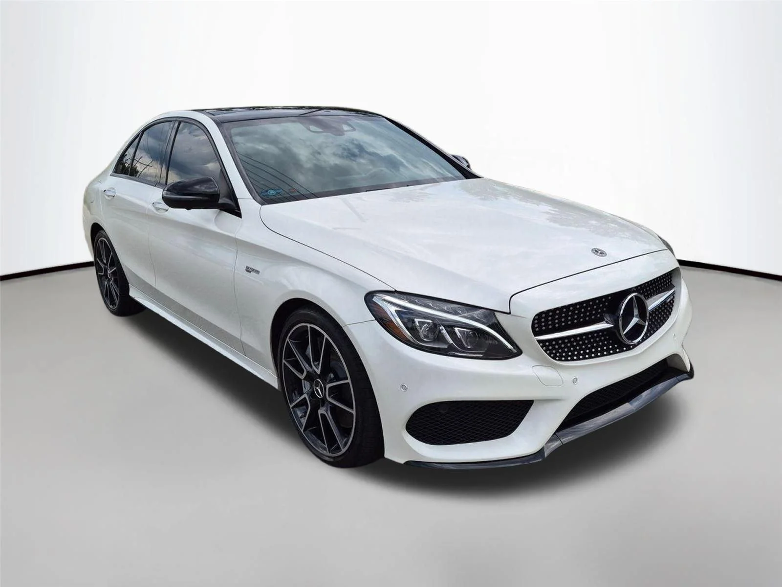 Used 2018 designo Diamond White Metallic Mercedes-Benz AMG® C 43 image 3