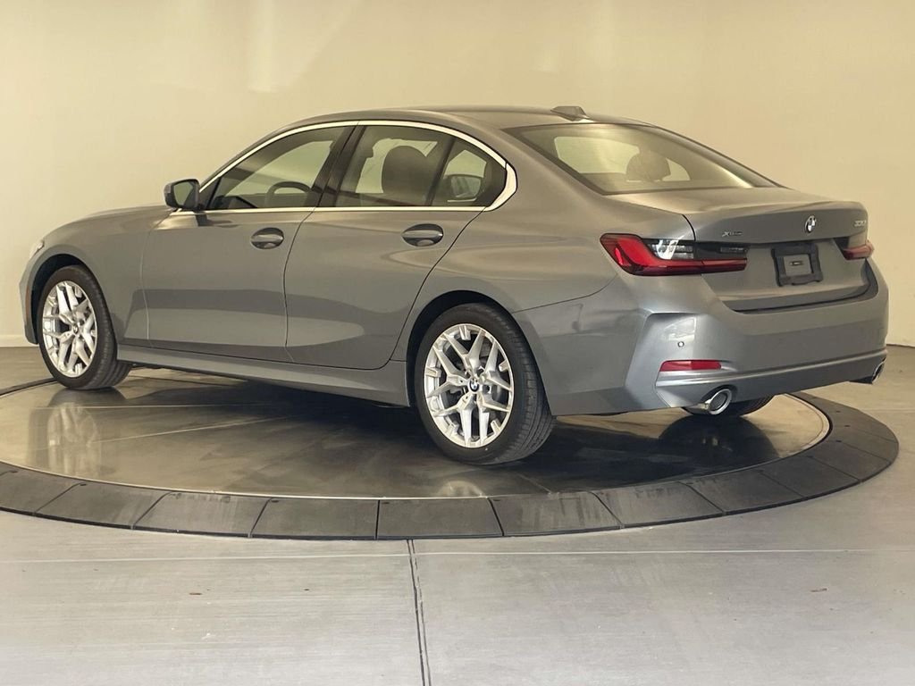 2025 BMW 3 Series 330i - Photo 3