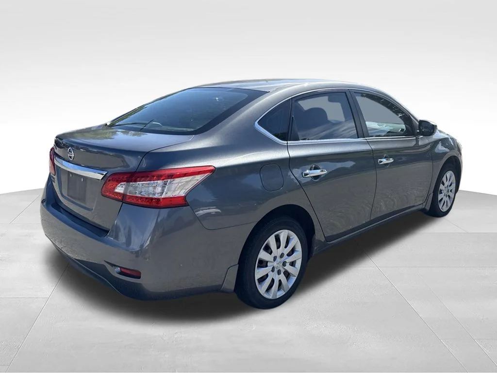 Used 2015 Gray Nissan S image 4