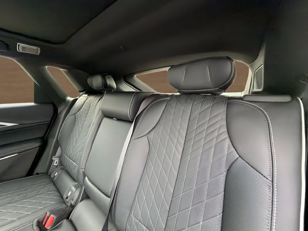 2027 Cadillac LYRIQ Signature Sport - Photo 19