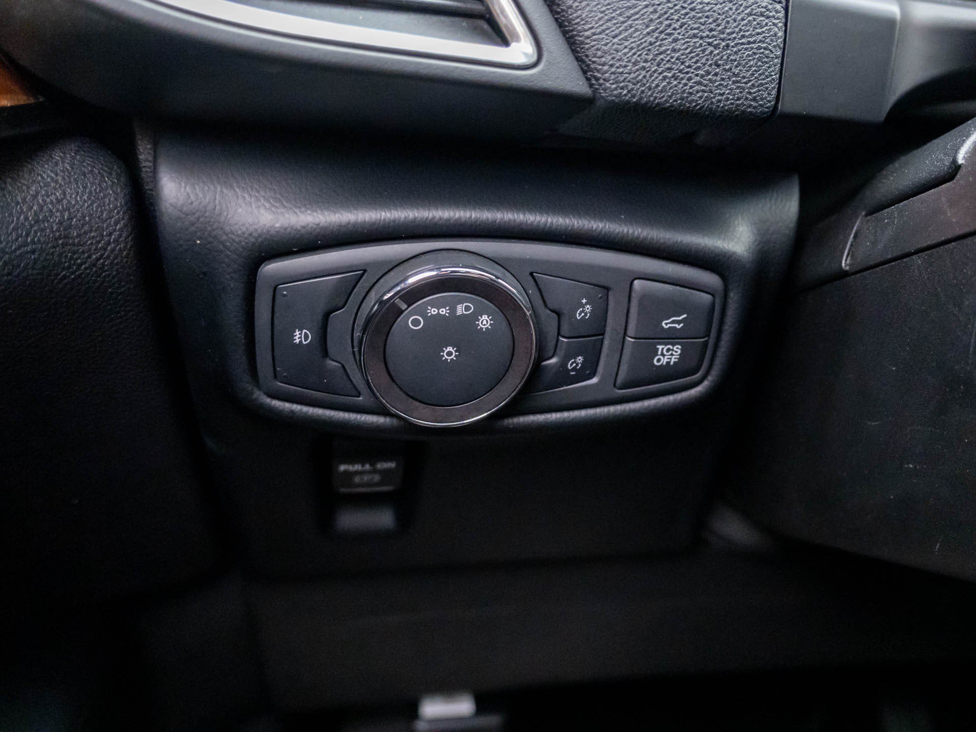 Used 2019 Black Lincoln Select image 26