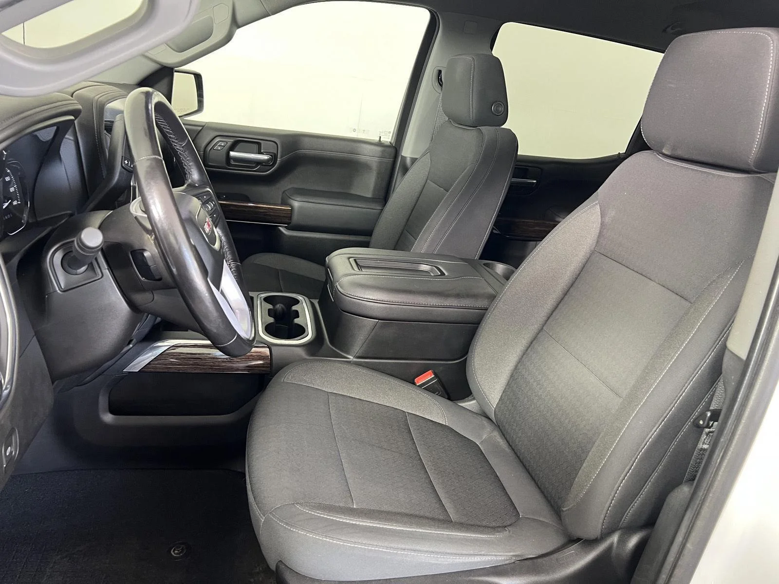 Used 2021 Summit White GMC Elevation image 21