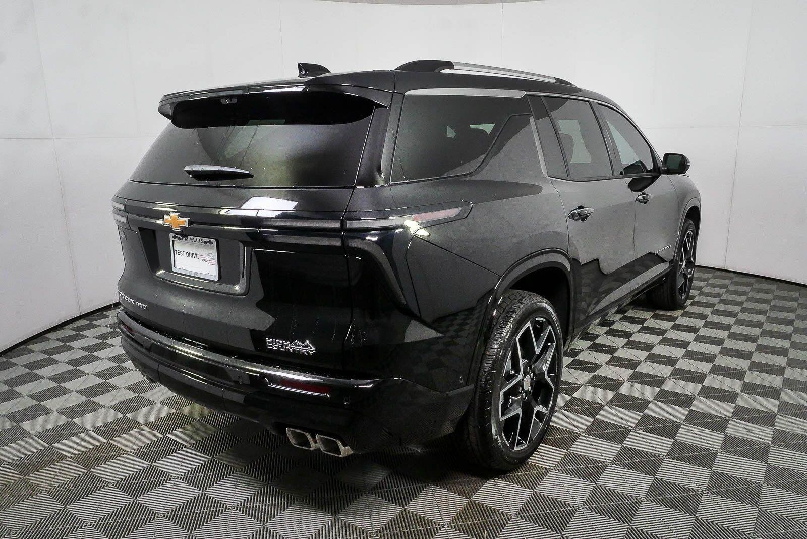 New 2026 Mosaic Black Metallic Chevrolet High Country image 3