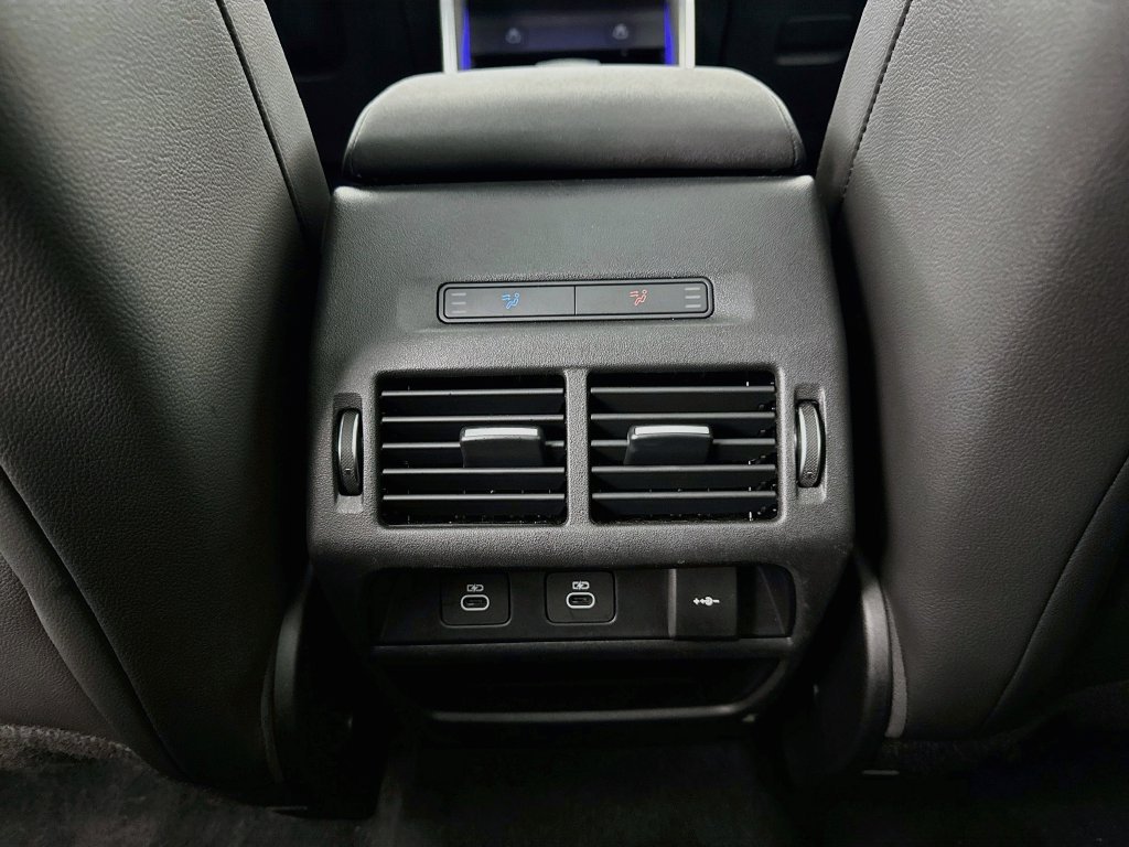 Certified Used 2025 Black Land Rover Dynamic SE image 26