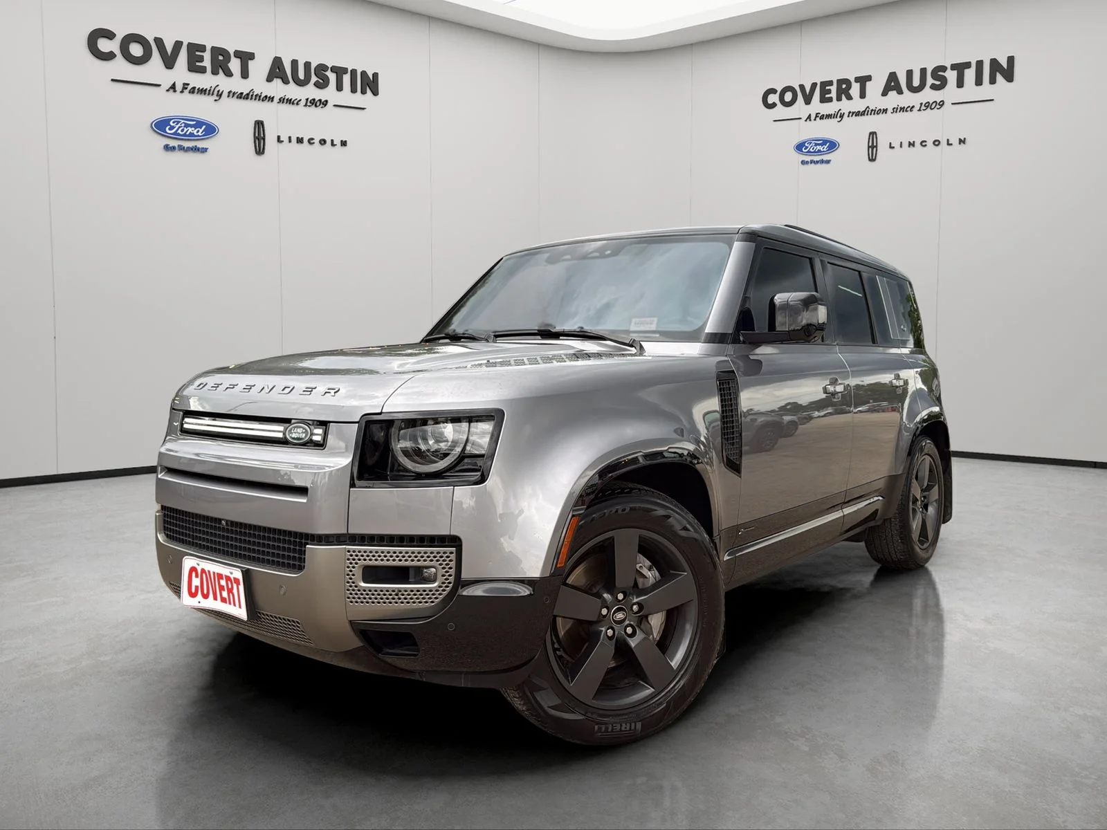 Used 2021  Land Rover X-Dynamic SE image 1