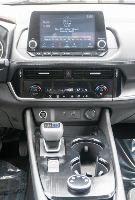 Used 2021 Gray Nissan SV image 15