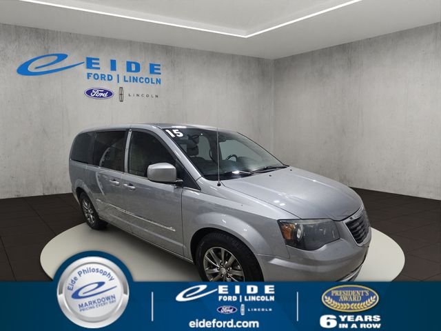 2015 Chrysler Town & Country S