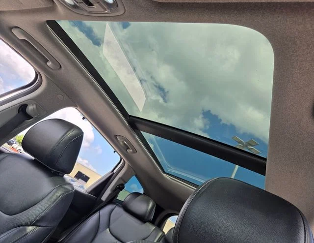 Used 2020 Gray Hyundai SEL image 8