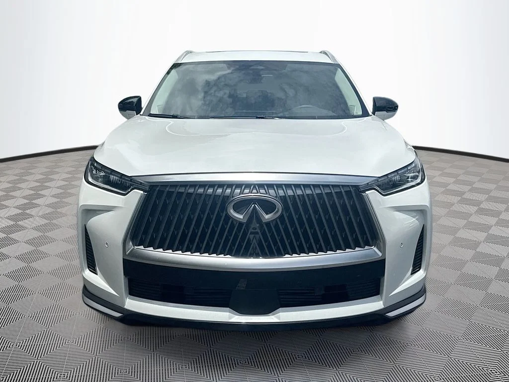 Certified Used 2026 White INFINITI LUXE image 2