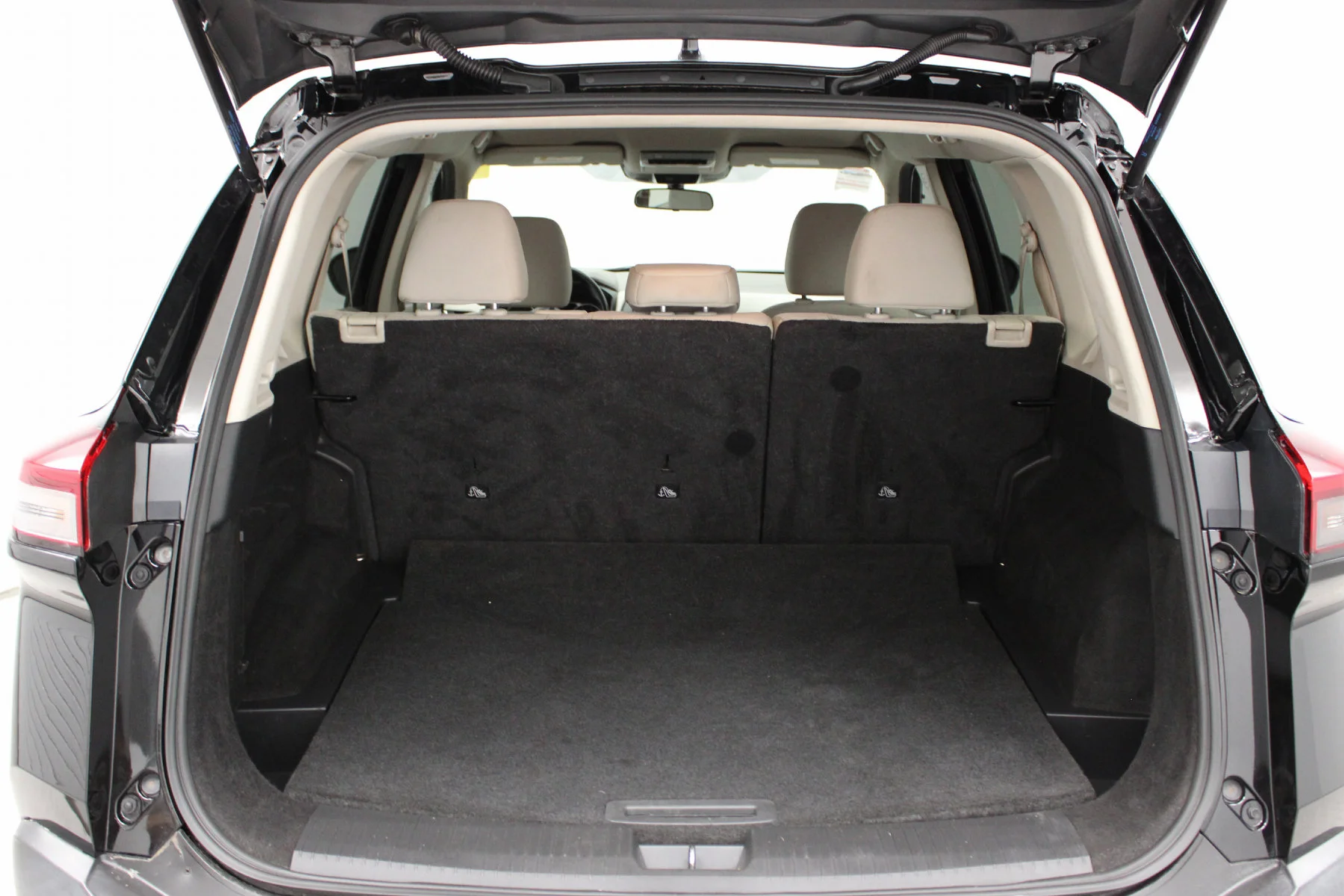 Used 2023 Super Black Nissan FWD SV image 15