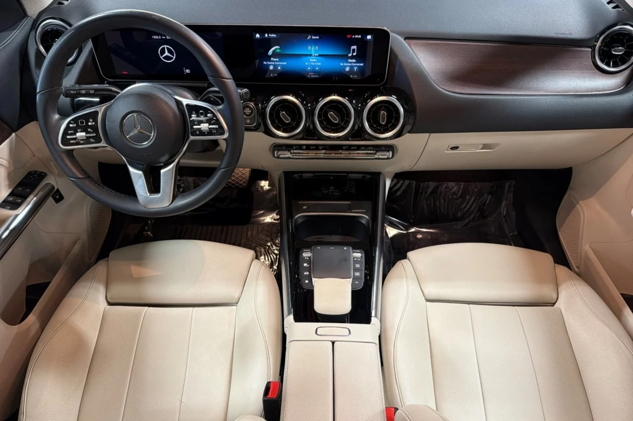 Used 2021 Polar White Mercedes-Benz GLA 250 image 12