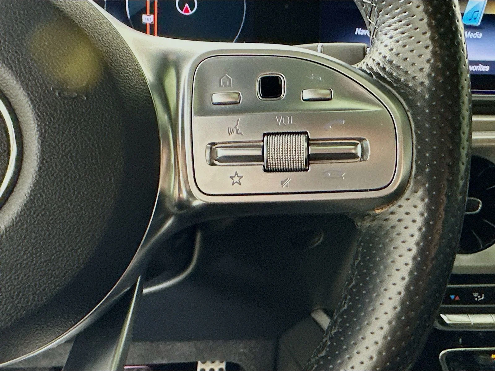 Used 2019 White Mercedes-Benz  image 19