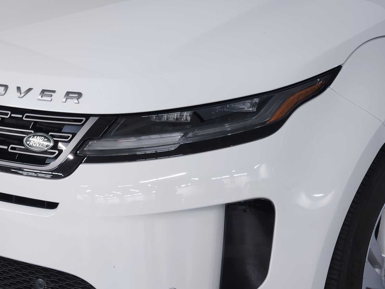 Used 2025 Fuji White Land Rover Core S - AWD image 11