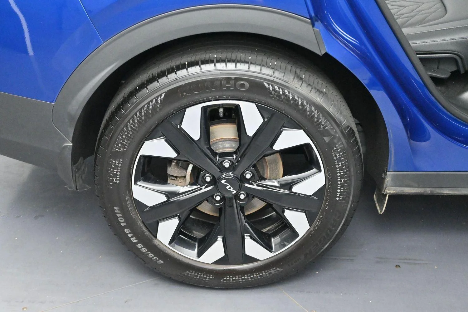 Used 2024 Sapphire Blue Kia X-Line image 32