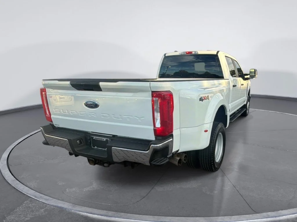 Used 2026 White Ford XL image 7