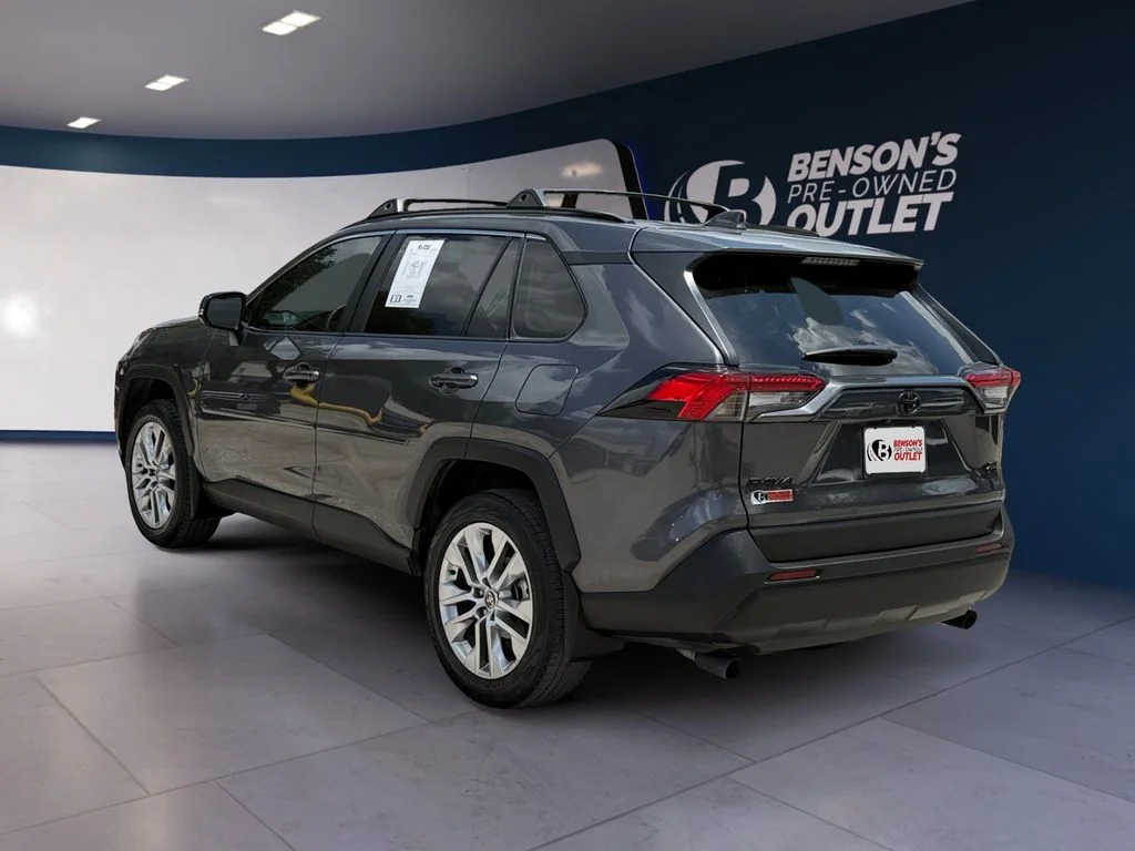 Used 2025 Gray Toyota XLE Premium image 3