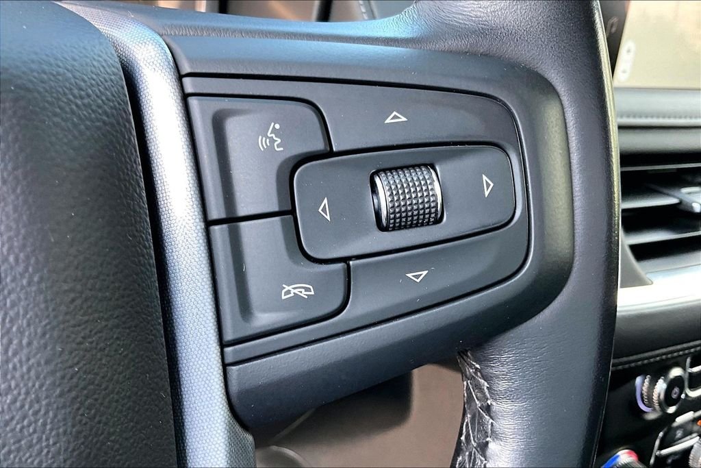 Used 2022 Black GMC SLE image 20