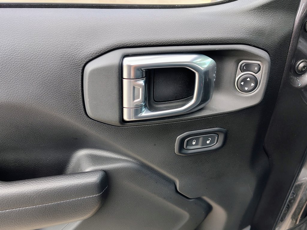 2025 Jeep Wrangler 4-Door Willys - Photo 23