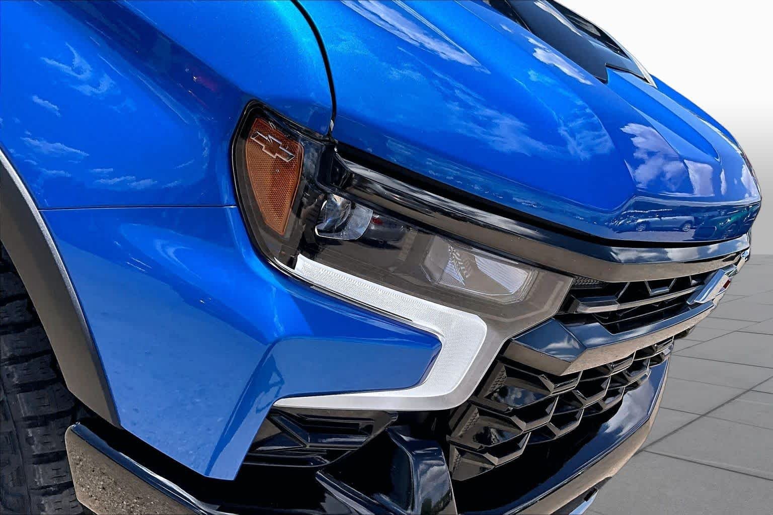 Used 2025 Riptide Blue Metallic Chevrolet ZR2 image 25