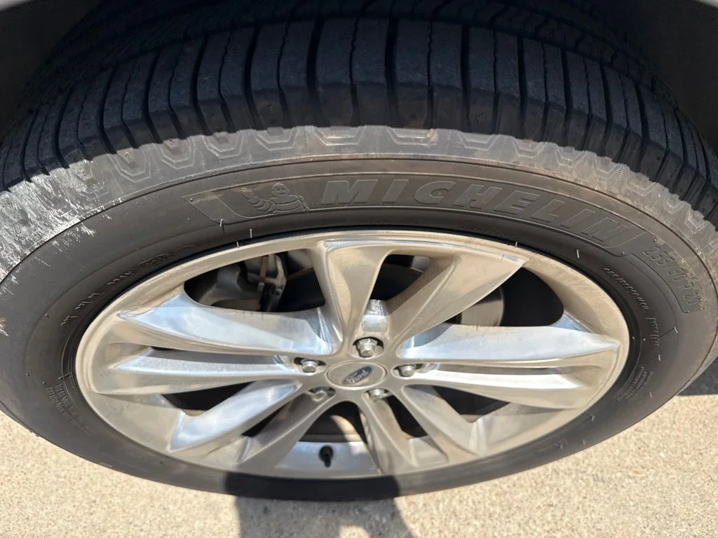 Used 2018 Gray Ford Limited image 2