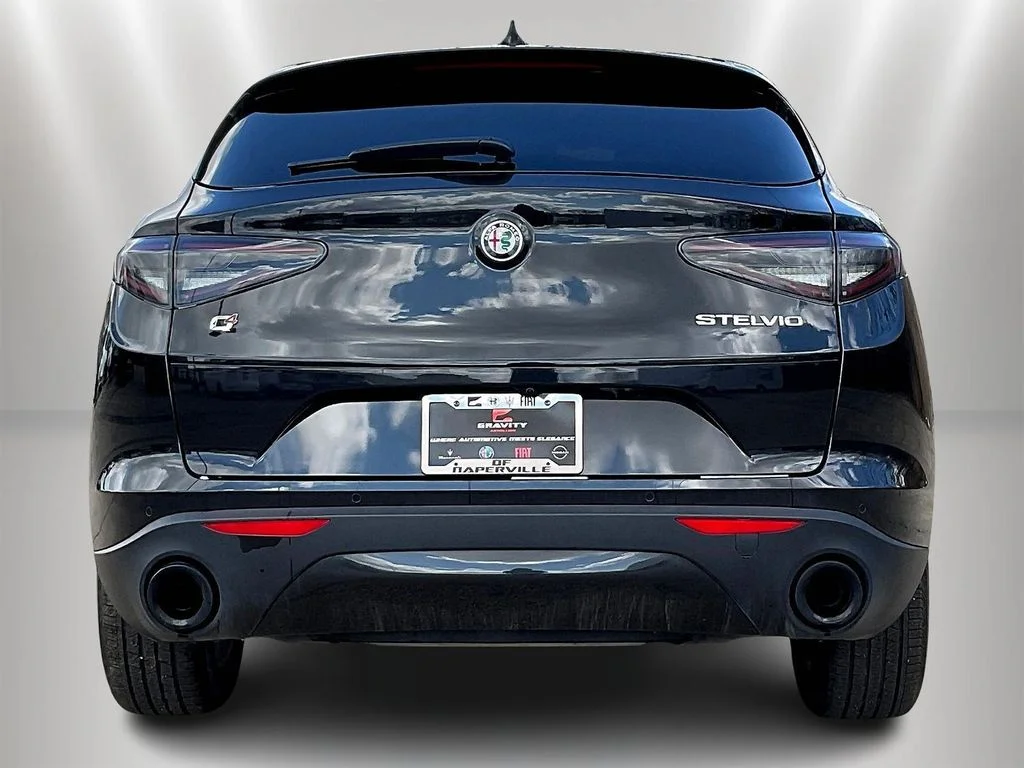 Used 2024 Black Metallic Alfa Romeo Sprint image 5