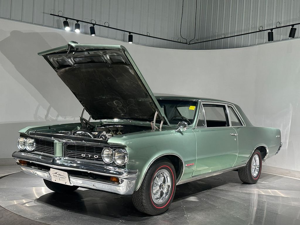 Used 1964 Green Pontiac  image 29