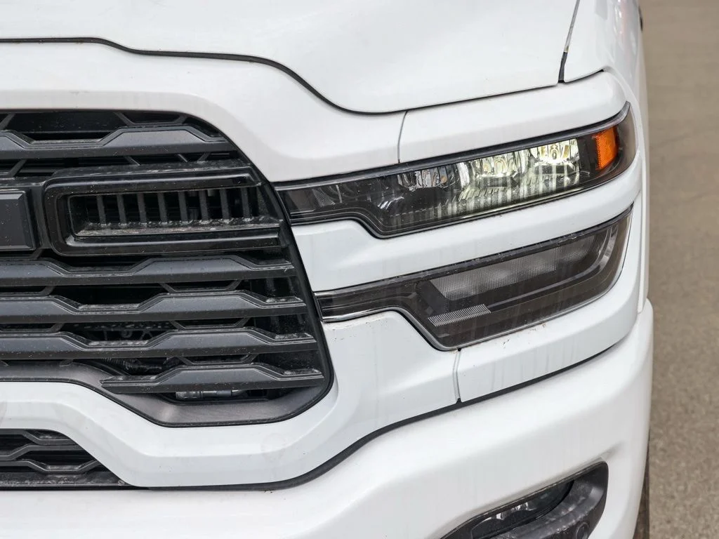 New 2026 Bright White Clear-Coat Exterior Paint RAM Big Horn Night Edition image 9
