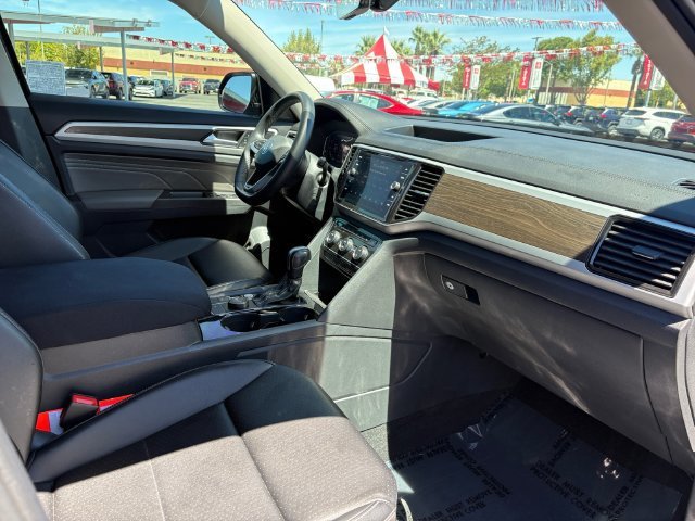Used 2022  Volkswagen 3.6L V6 SE w/Technology image 23