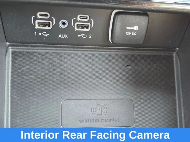 Used 2023  Jeep Limited image 26