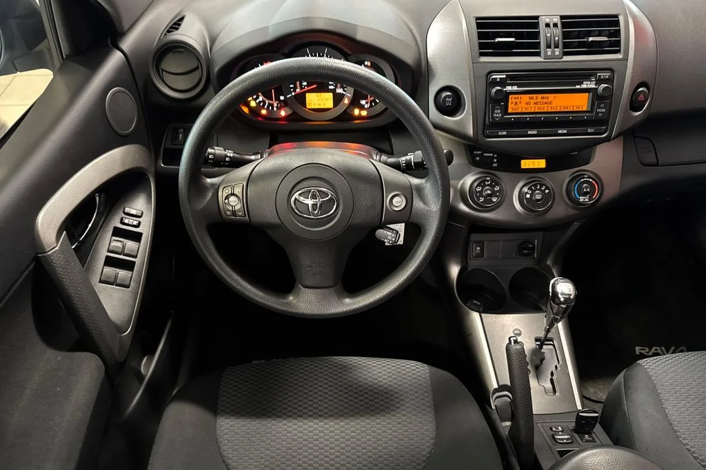 Used 2012 Silver Toyota Sport image 17