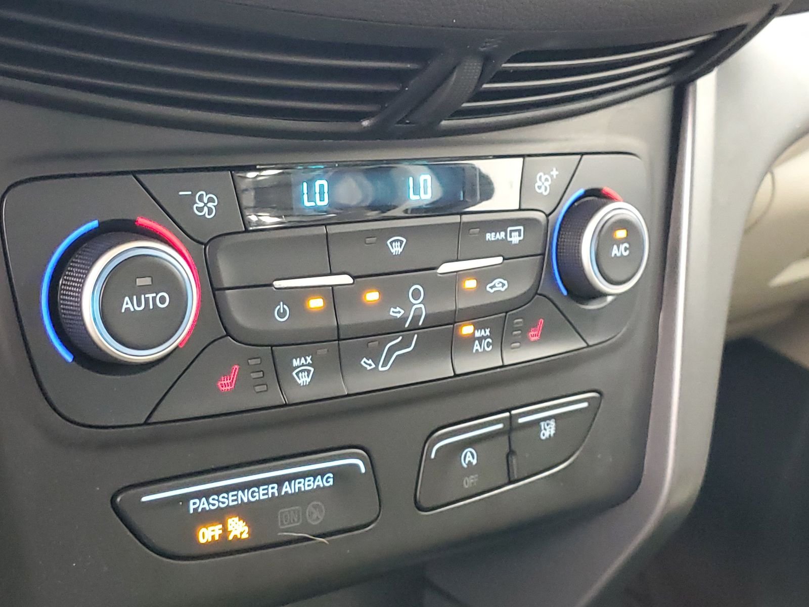 Used 2019 Gray Ford SEL image 22