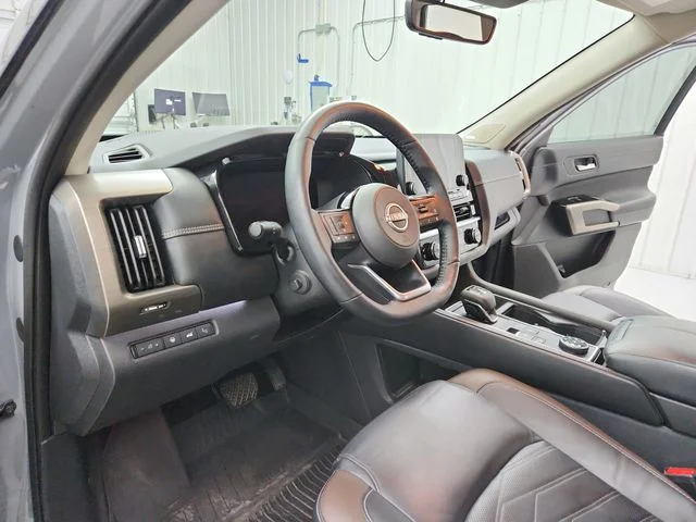 Used 2024 Gray Nissan Platinum image 19