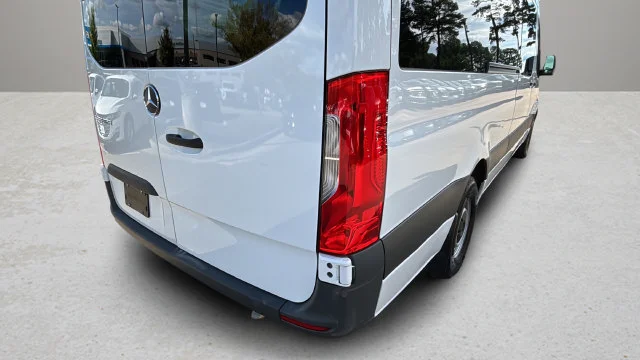 Used 2025  Mercedes-Benz NA image 51
