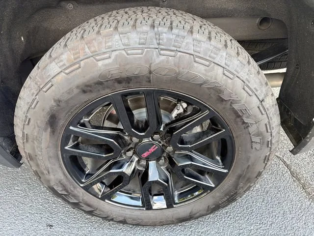 Used 2026 Summit White GMC Elevation image 19